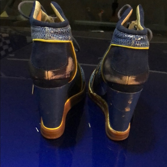 L.A.M.B. High platform blue shoes - Picture 3 of 4